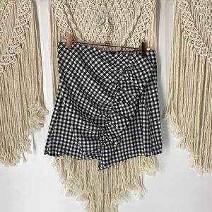 Zara Black and White Plaid mini Skirt Ruffle